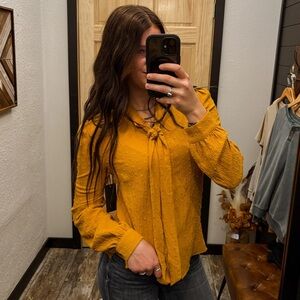 Mustard Knot Top